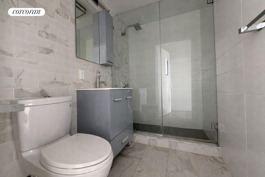 Building Photo - 1288 E 19th St