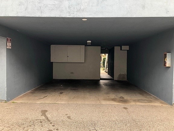 Building Photo - 830 N Adele St