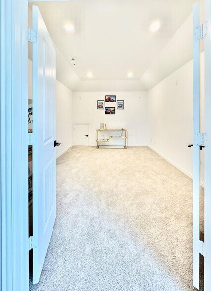 Building Photo - 1253 Binfield Dr