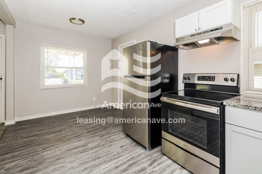 Building Photo - 3907 Larkspur Dr