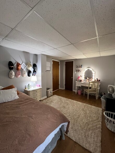 Bedroom - 2158 W Race Ave