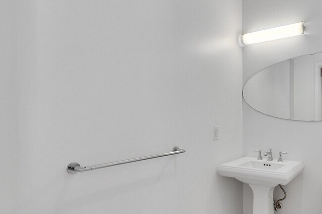 Building Photo - 34-40-40 48th St