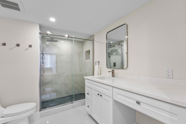 Building Photo - 5460 N Ocean Dr