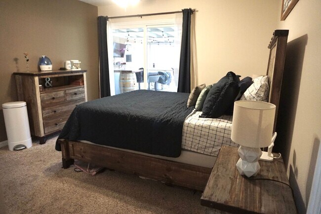 Building Photo - Quaint Four Bed/ Two Bath in Oceanside