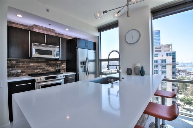 Building Photo - East Village 13th floor condo with panoramic views