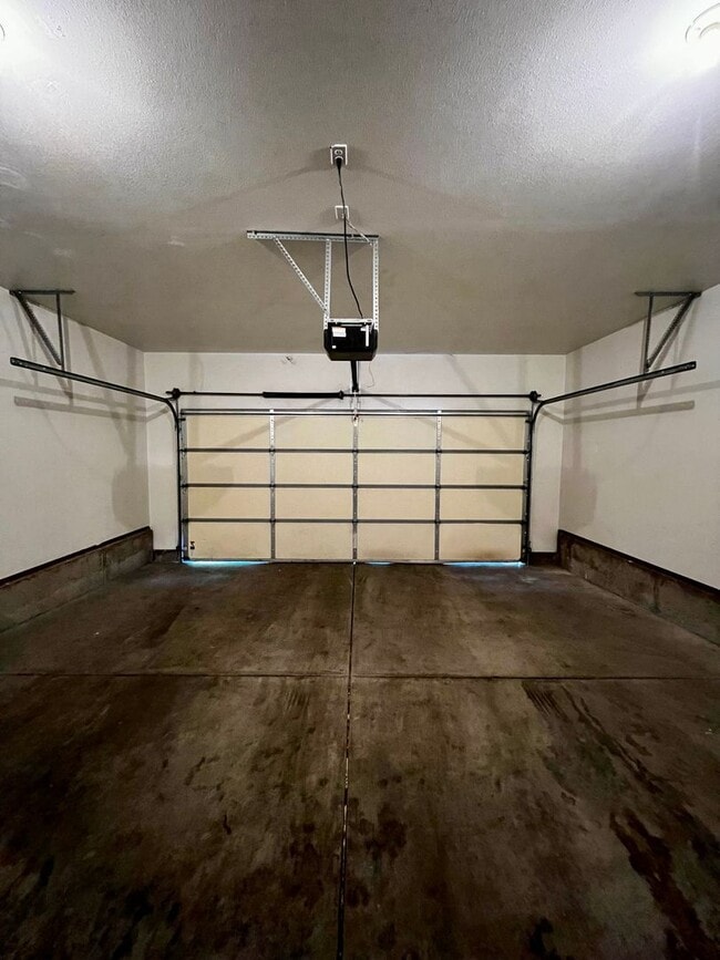 Building Photo - 3614 Fairbanks Ave