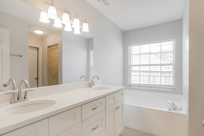 Building Photo - 5418 Cumberland Forest Ln