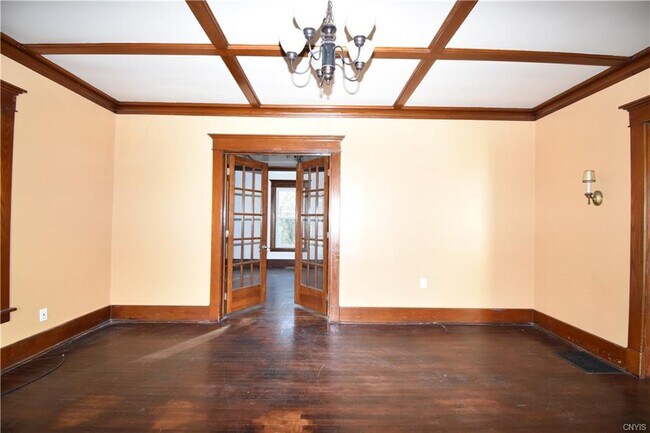 Building Photo - 248 E Flower Ave