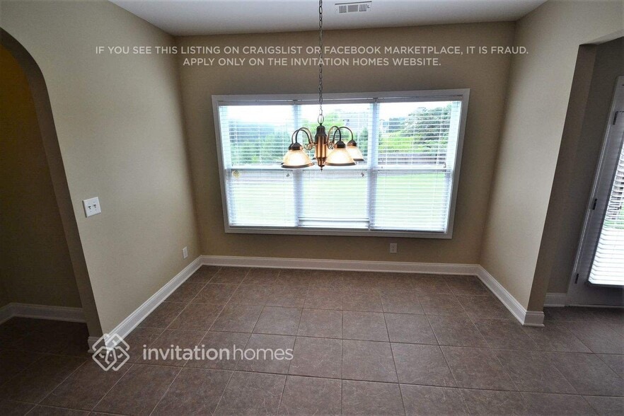 Building Photo - 825 Kaitlyn Dr