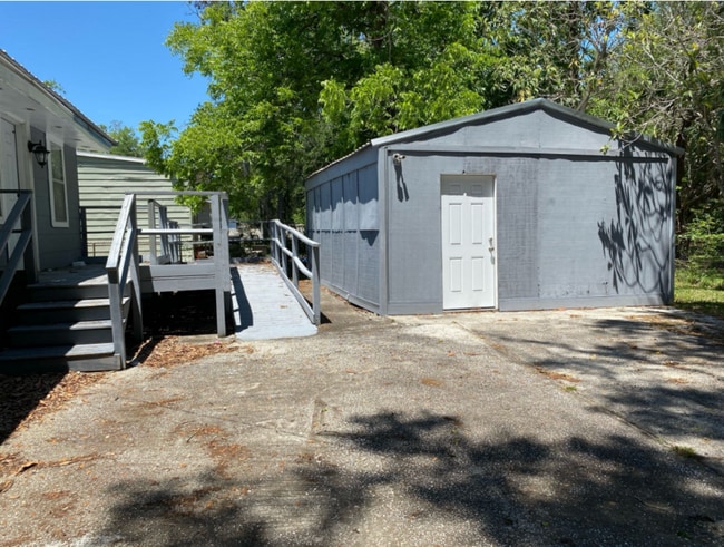 Building Photo - 1305 Melson Ave
