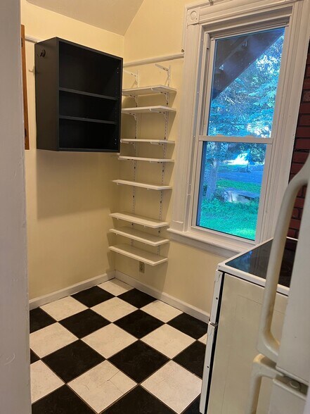 Building Photo - 14 Beacon St