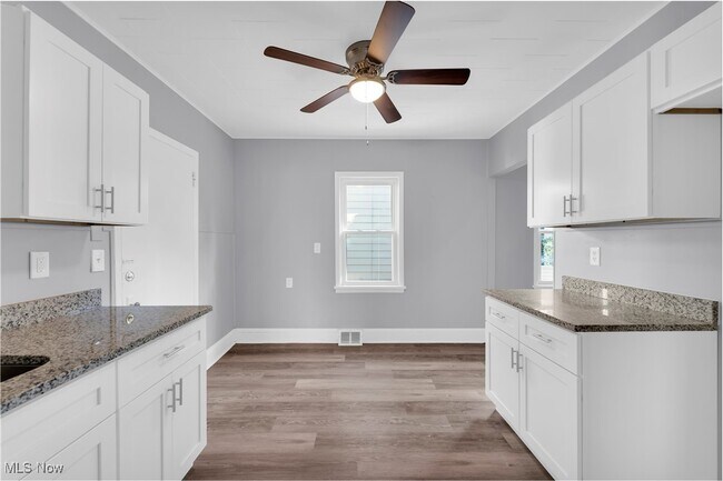 Building Photo - 2115 Dowd Ave