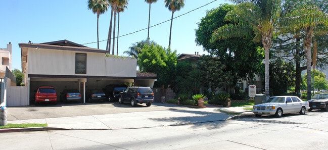 Building Photo - Marina Oaks