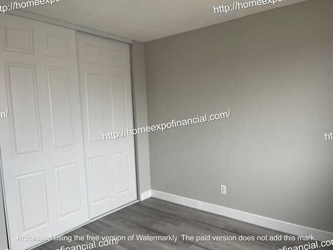 Building Photo - 186 Breezewood St