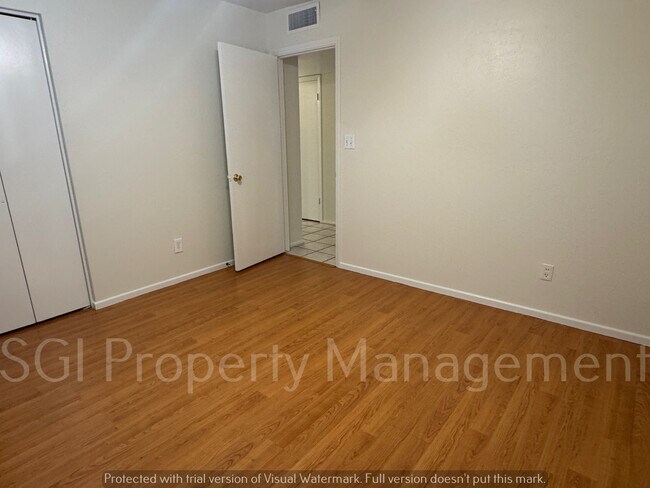 Building Photo - 3817 W Frier Dr