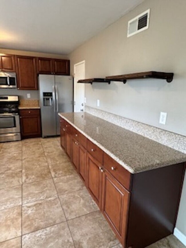 Building Photo - Charming 3 Bedroom 2 Bathroom Home Available for Rent!!