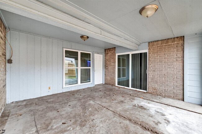 Building Photo - 10506 Ivy Oaks Ln