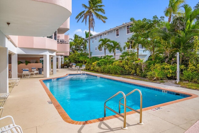 Building Photo - 3708 Gulf Dr