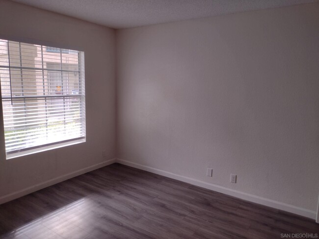 Building Photo - 10730 Aderman Ave