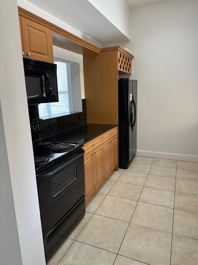 Primary Photo - 932 N Federal Hwy