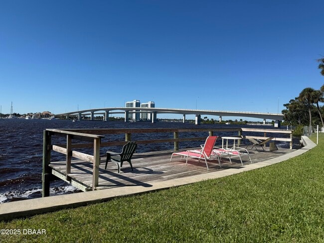 Building Photo - 1020 N Halifax Ave