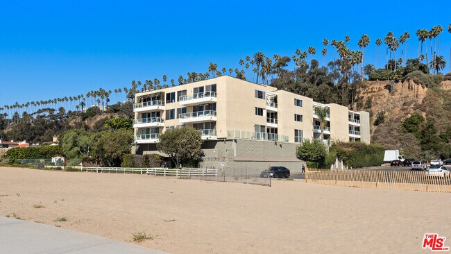 Primary Photo - 723 Palisades Beach Rd