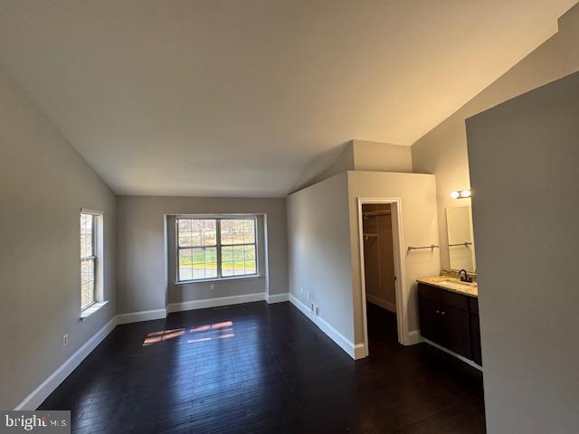 Building Photo - 15661 Montview Dr