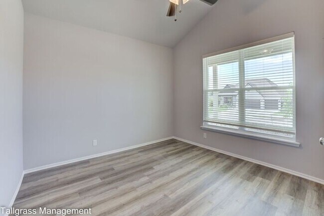 Building Photo - Spacious 4-Bedroom, 2.5-Bath in Broken Arrow!