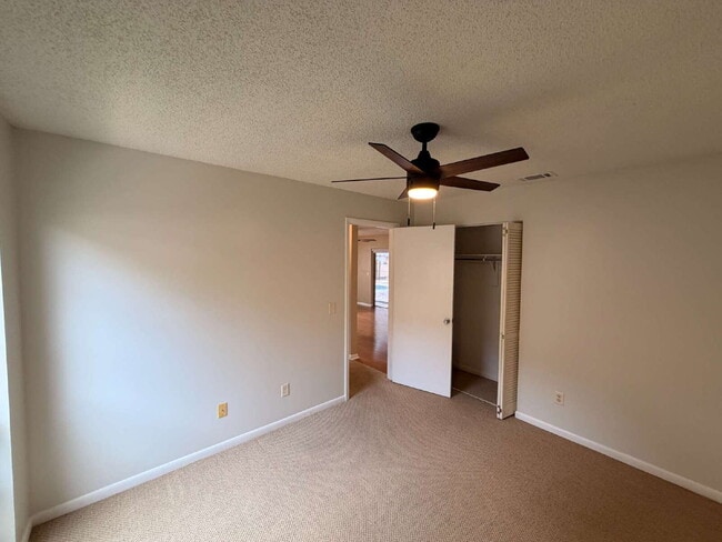 Building Photo - PRIVATE POOL HOME | 3 BED / 2 BATH | FENCED YARD | GARAGE | PET FRIENDLY
