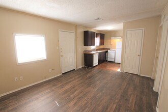 Building Photo - Coming Soon: 2 Bedroom, 1 Bath (Plus Bonus...