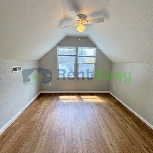 Building Photo - 3316 Dunkirk Ave