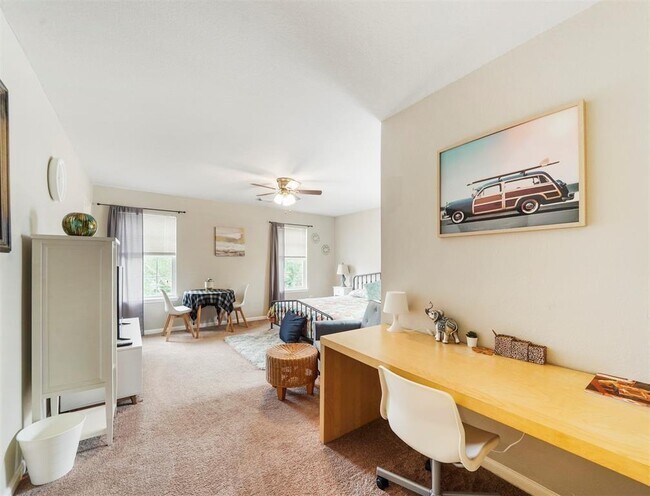 Building Photo - 2806 Crestbrook Bend Ln