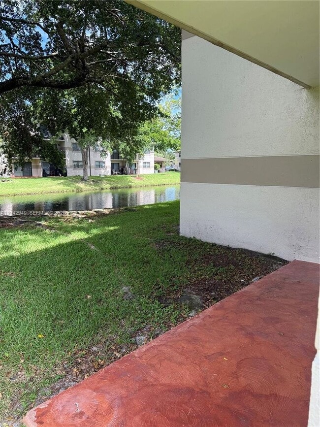 Building Photo - 9937 Nob Hill Pl