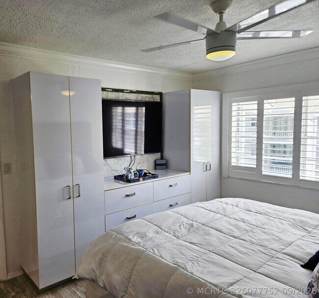 Building Photo - 1461 S Ocean Blvd
