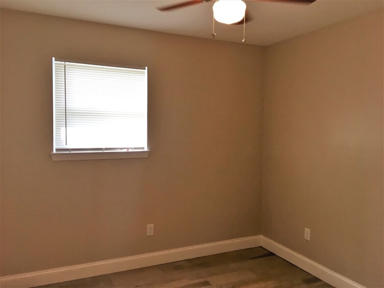 Building Photo - 136 N Audrey Cir NW