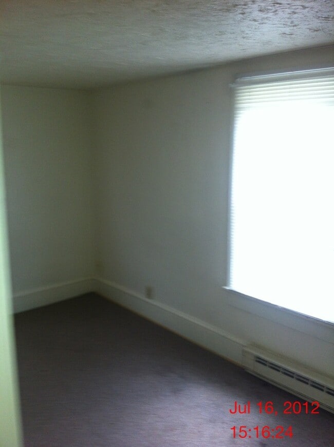 Building Photo - 713 E Moler Ave