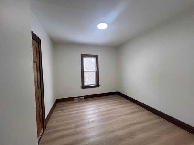 Building Photo - Click the “Apply Now” button or email wapmrentals@gmail.com for a prompt response.