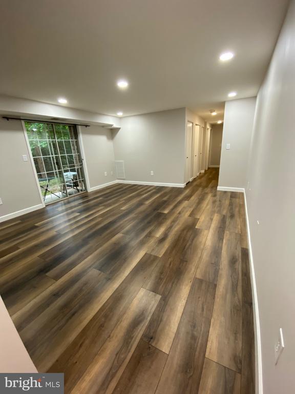 Building Photo - 1533 Colonial Dr