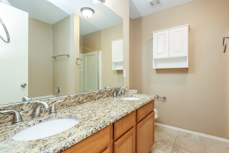 Building Photo - 908 Fenway Ln