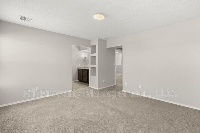 Building Photo - 5643 Linq Place Northeast