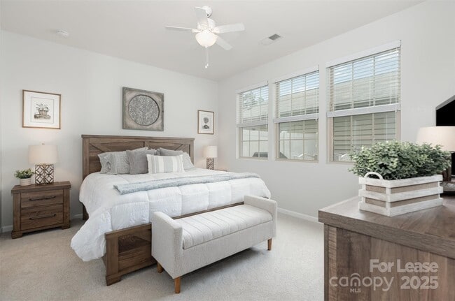 Building Photo - 3021 Honeylocust Ln