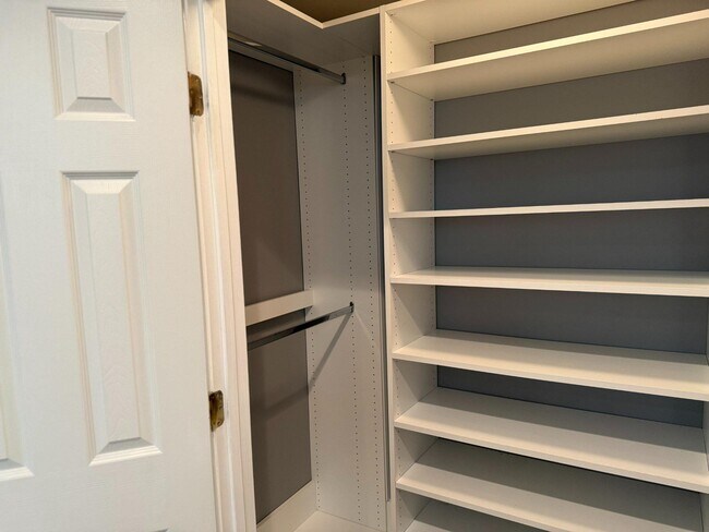 Building Photo - 2530 Transom Pl