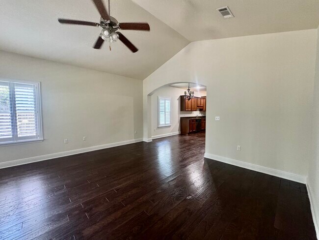 Building Photo - 256 Cocobolo Dr