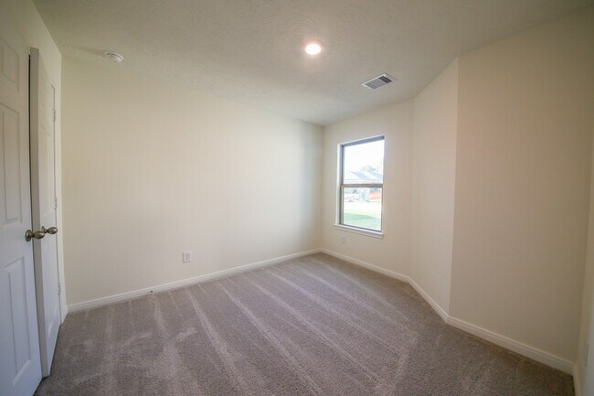 Building Photo - 9407 Castillo Ct