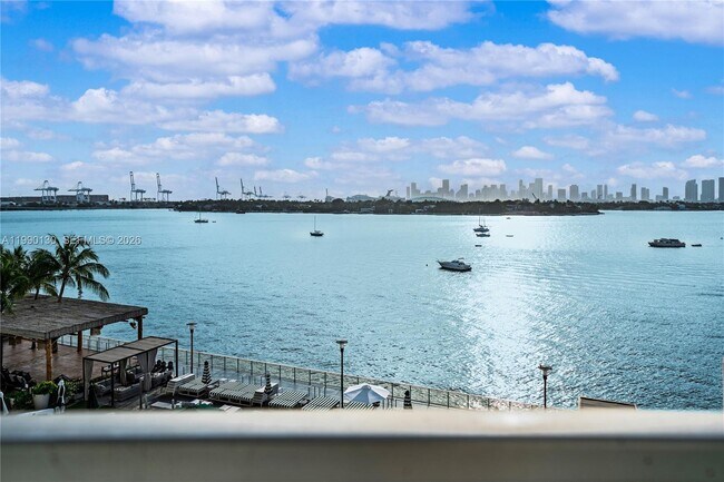 Building Photo - 1100 West Ave