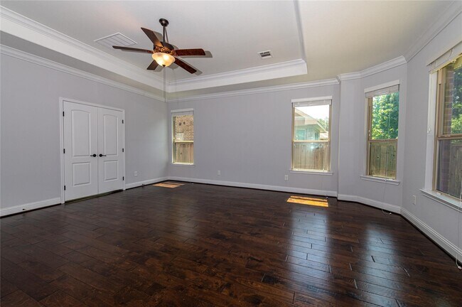 Building Photo - 7 Whispering Thicket Pl