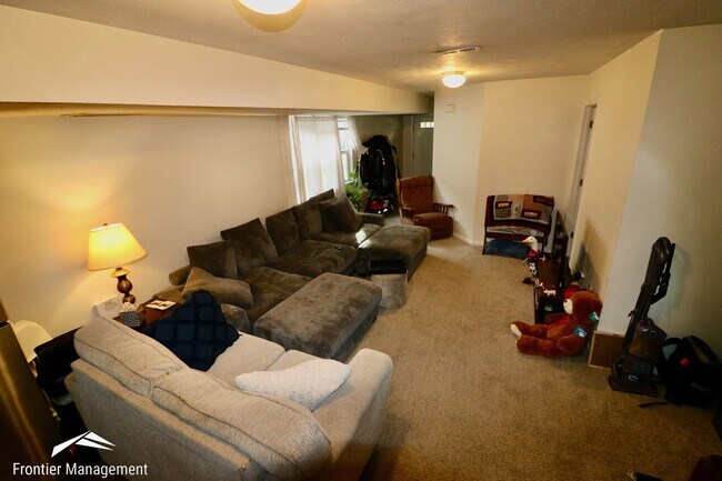 Building Photo - 614/616 Thurston