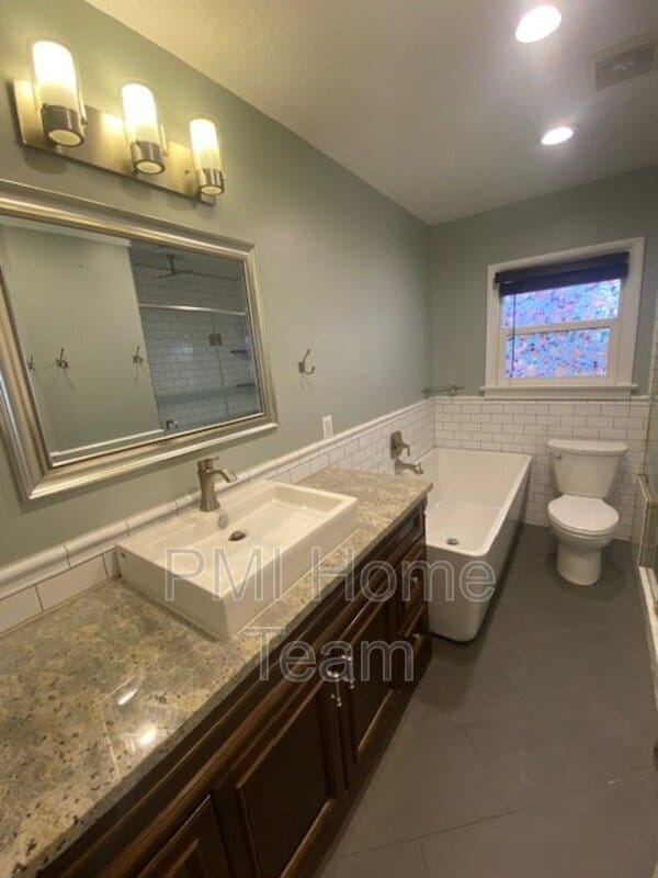 Building Photo - 330 E 100 N