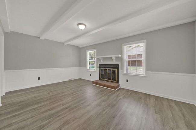 Building Photo - Wonderful Home Near Downtown Matthews!
