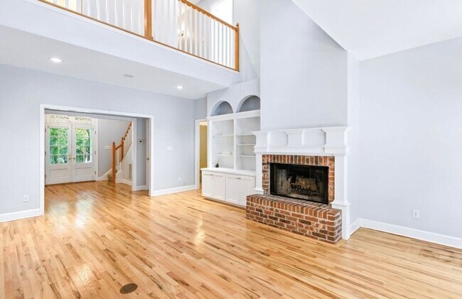 Building Photo - The Perfect Tallahassee 4 BR Family Home with Pool, Porch & Privacy